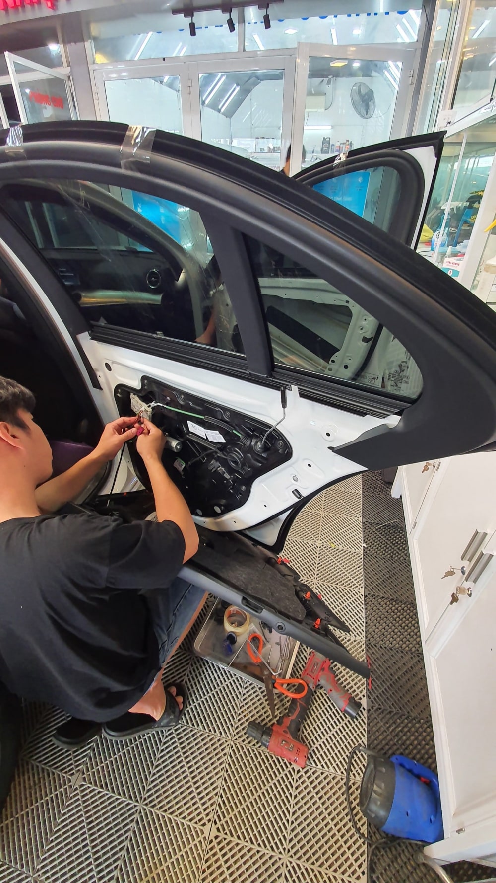 độ cửa hít ô tô